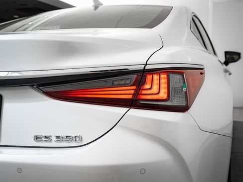New 2025 Lexus ES 350 w/ Premium Package image 9