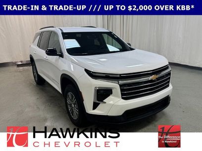 Used 2025 Chevrolet Traverse LT