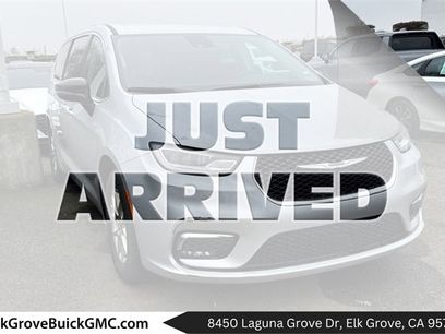 Used 2024 Chrysler Pacifica Touring-L
