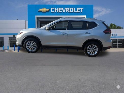 Used 2019 Nissan Rogue SV AWD/4WD image 2