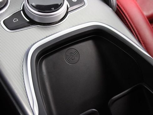 Used 2023 Alfa Romeo Giulia Veloce RWD image 21