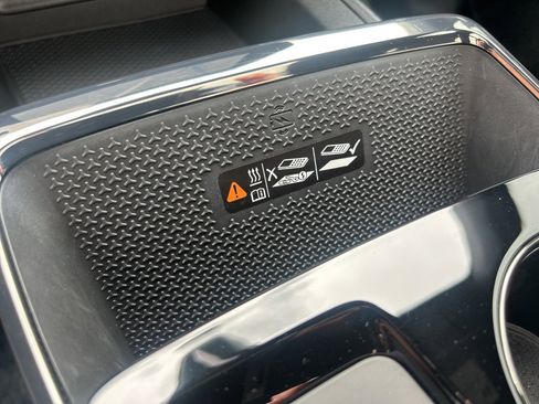 Used 2025 Chevrolet Equinox RS image 42