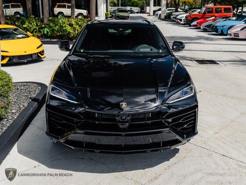 Used 2026 Lamborghini Urus SE AWD/4WD image 4