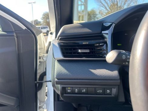 Used 2025 Toyota Camry SE image 26