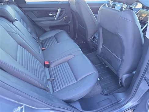 Used 2025 Land Rover Discovery Sport S image 11