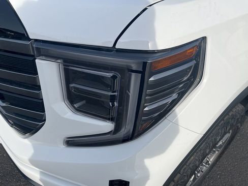 Used 2025 GMC Sierra 1500 AT4 image 13