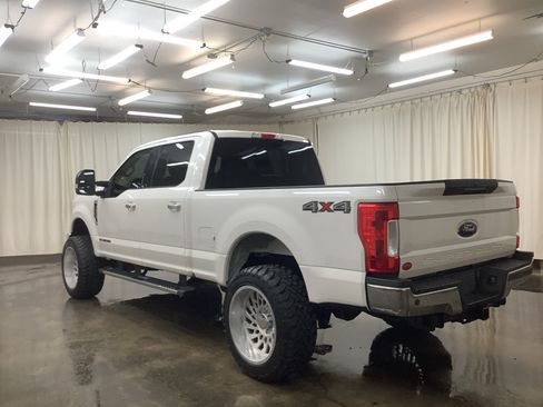 Used 2019 Ford F250 Lariat w/ Lariat Ultimate Package AWD/4WD image 8