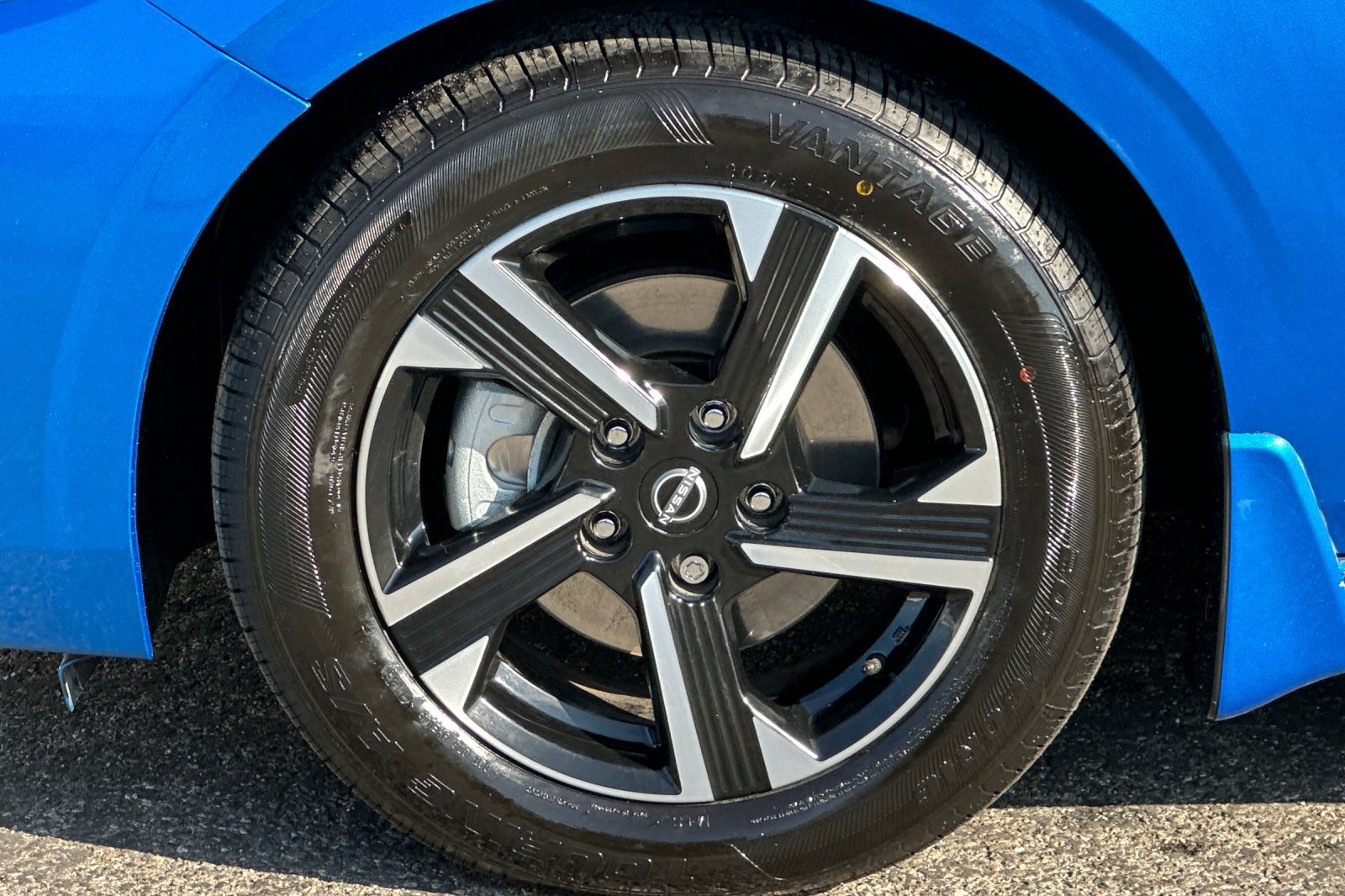 Used 2024 Nissan Sentra SV FWD image 35