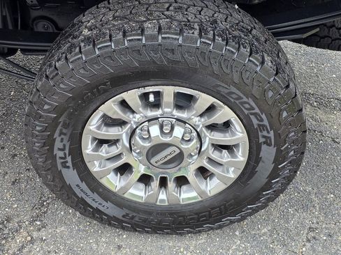 Used 2021 Ford F250 XLT w/ XLT Premium Package AWD/4WD image 39