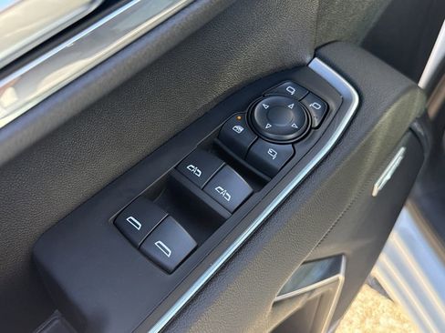 Used 2024 GMC Sierra 1500 SLT image 11