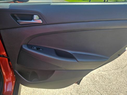 Used 2016 Hyundai Tucson Limited w/ Option Group 03 FWD image 18