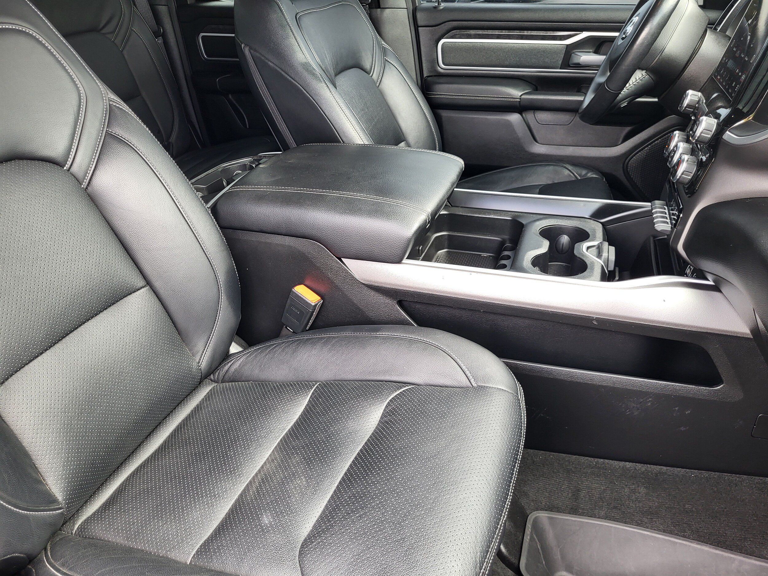 Used 2022 RAM 1500 Big Horn w/ Night Edition AWD/4WD image 17
