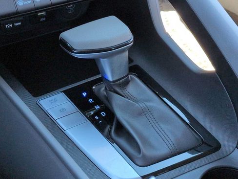 Certified 2024 Hyundai Elantra SEL FWD image 32