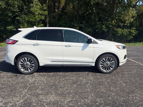 Used 2020 Ford Edge Titanium w/ Equipment Group 301A AWD/4WD image 9