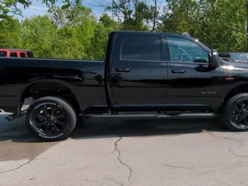 New 2026 RAM 2500 Laramie AWD/4WD image 9