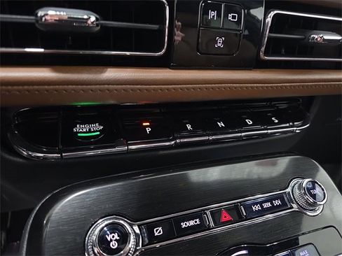 Used 2022 Lincoln Nautilus Reserve w/ Equipment Group 201A image 22