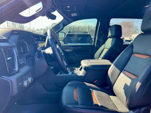 Used 2024 GMC Sierra 2500 AT4 w/ AT4 Premium Plus Package image 4