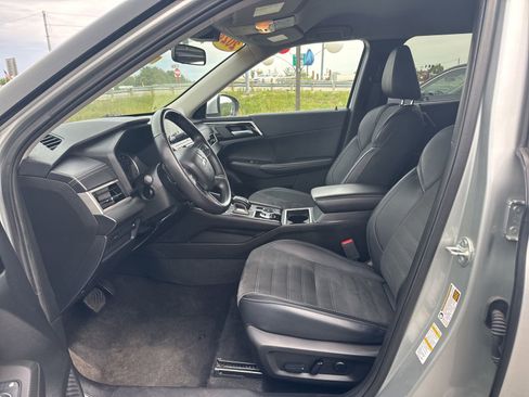 Used 2024 Mitsubishi Outlander SE AWD/4WD image 16