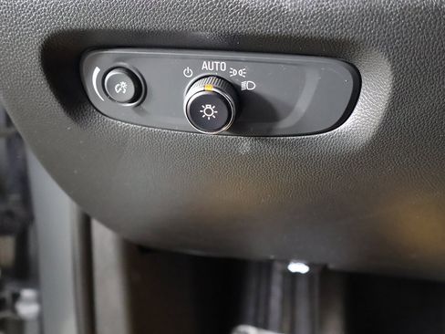 Used 2023 Chevrolet Traverse LT w/ Midnight/Sport Edition image 35