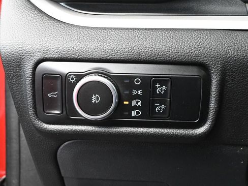 Used 2023 Ford Explorer XLT w/ Equipment Group 202A AWD/4WD image 30