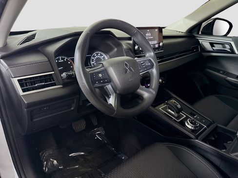 Used 2022 Mitsubishi Outlander ES AWD/4WD image 23