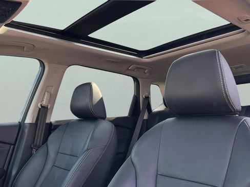 Used 2024 Nissan Rogue SL w/ SL Premium Package image 18