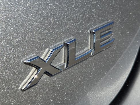 Used 2024 Toyota Camry XLE FWD image 32