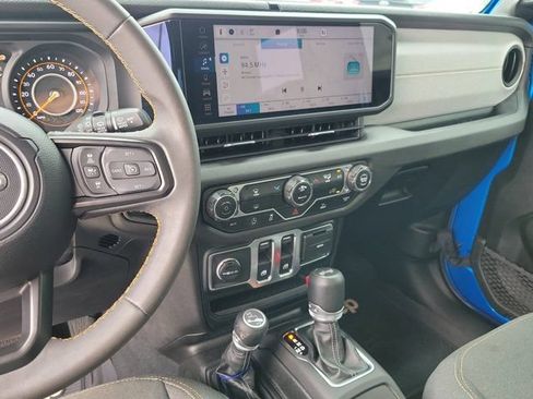 Used 2024 Jeep Wrangler Sport AWD/4WD image 20