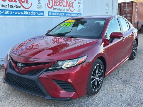 Used 2020 Toyota Camry SE w/ Convenience Package image 6
