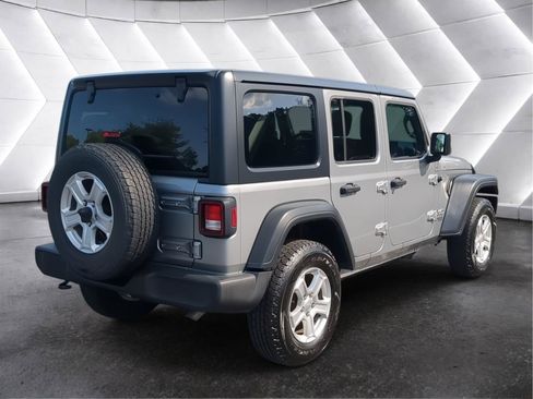 Used 2018 Jeep Wrangler Unlimited Sport S AWD/4WD image 6