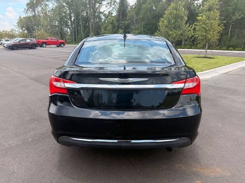Used 2011 Chrysler 200 LX FWD image 8