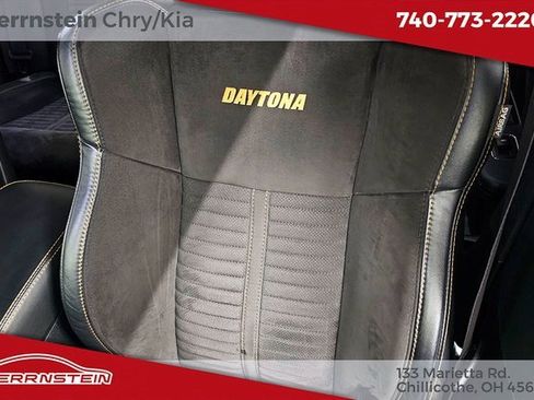 Used 2017 Dodge Charger R/T image 38