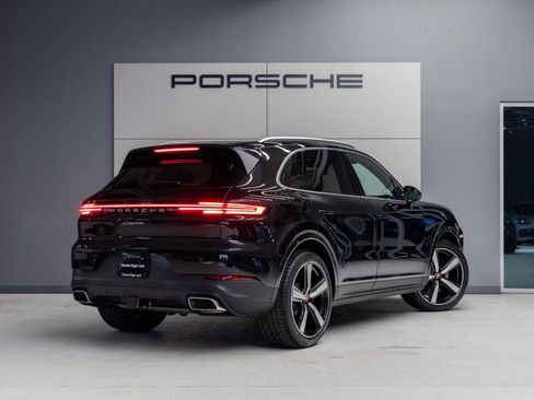 Certified 2026 Porsche Cayenne AWD/4WD image 7