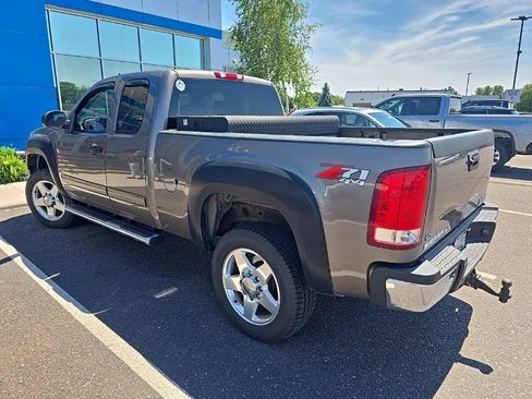 Used 2013 GMC Sierra 2500 SLE w/ SLE Preferred Package AWD/4WD image 2