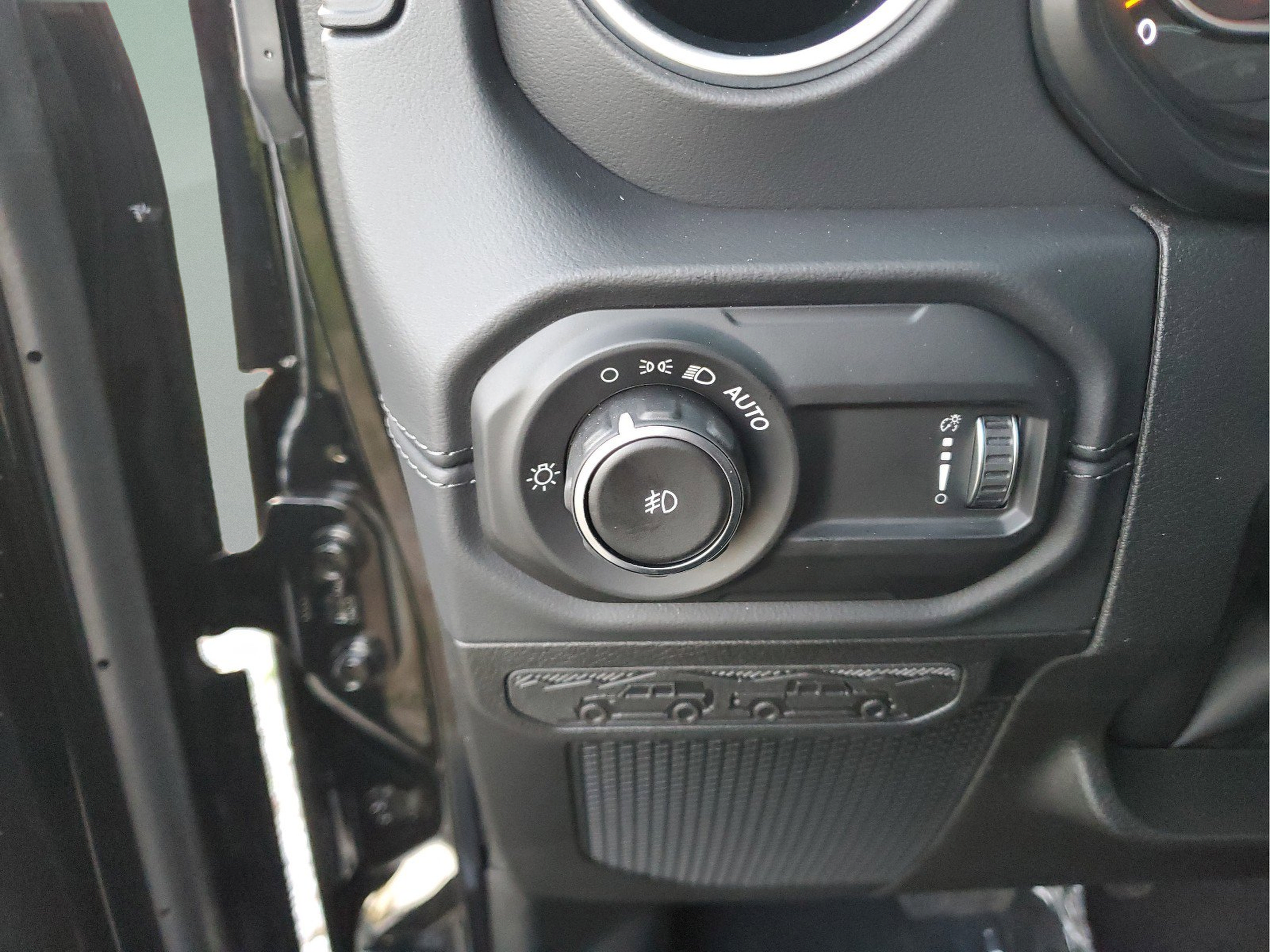 New 2026 Jeep Wrangler Unlimited Sahara AWD/4WD image 27