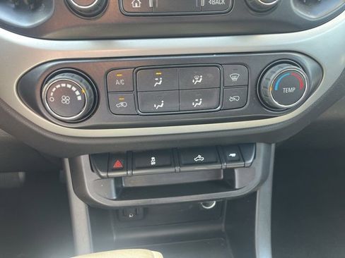 Used 2021 Chevrolet Colorado LT image 23