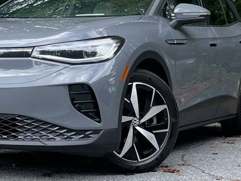 Used 2023 Volkswagen ID.4 Pro S image 2