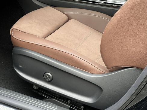 Used 2025 Mercedes-Benz CLA 250 4MATIC image 12