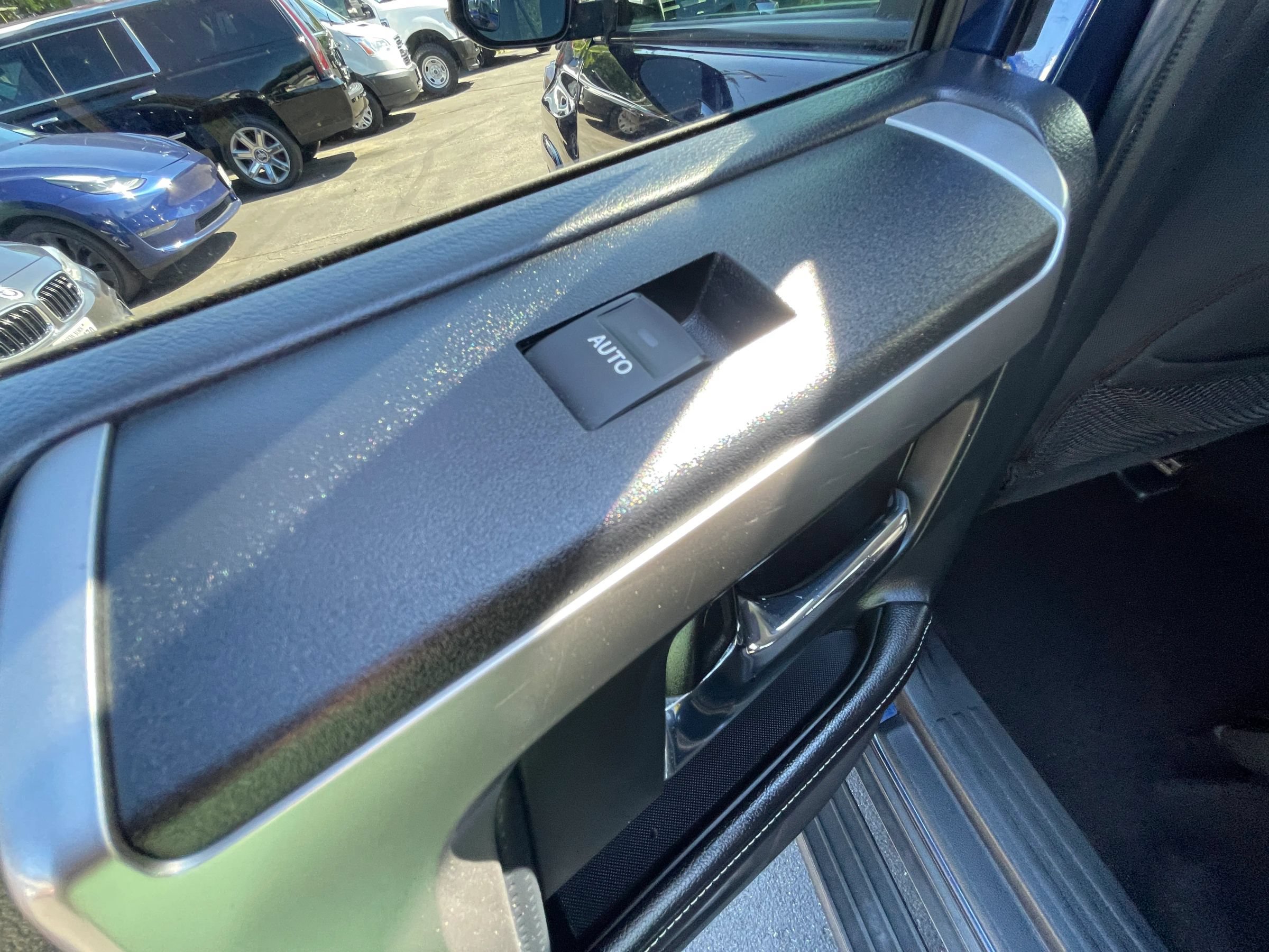 Used 2016 Toyota 4Runner SR5 AWD/4WD image 23