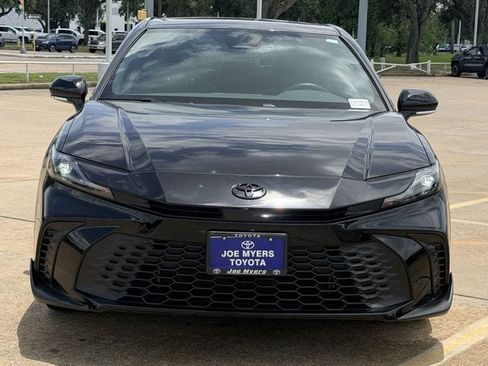 Used 2026 Toyota Camry SE FWD image 3