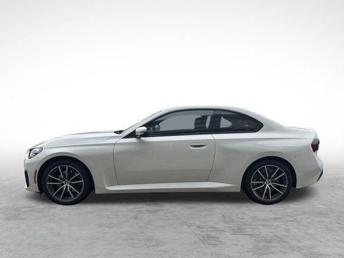 Used 2025 BMW 230i xDrive Coupe w/ Premium Package image 5