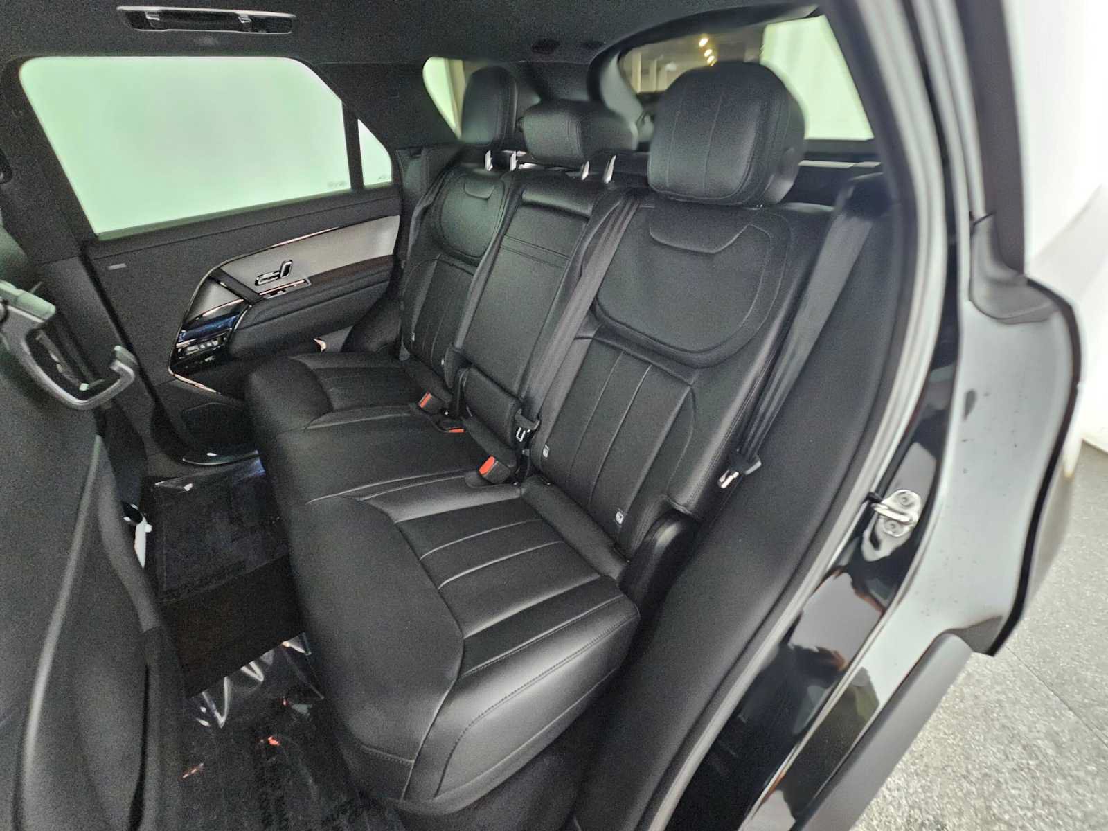 New 2027 Land Rover Range Rover Sport SE AWD/4WD image 17