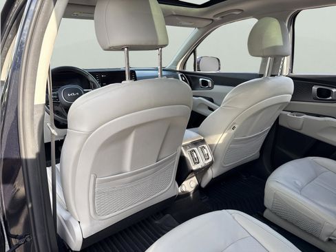 Certified 2022 Kia Sorento EX w/ Panoramic Sunroof Package FWD image 26