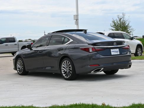 Used 2025 Lexus ES 350 Ultra Luxury w/ Accessory Package (Z2) FWD image 7