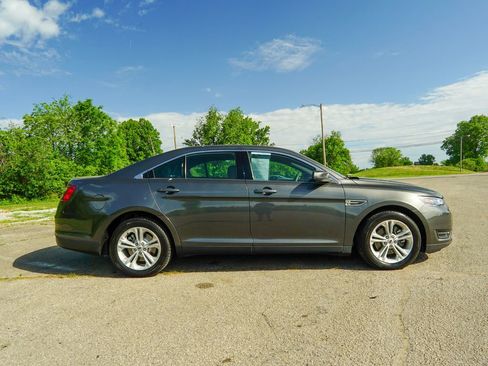 Used 2019 Ford Taurus SEL w/ Equipment Group 201A FWD image 2