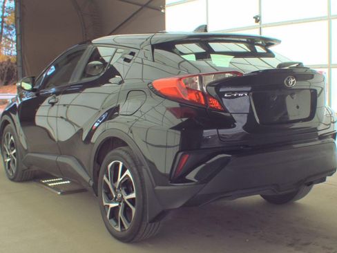 Used 2019 Toyota C-HR FWD image 5