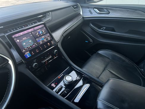 Used 2021 Jeep Grand Cherokee L Overland w/ Luxury Tech Group IV image 38