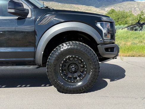 Used 2018 Ford F150 Raptor w/ Equipment Group 802A Luxury AWD/4WD image 3