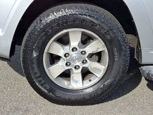 Used 2011 Toyota 4Runner SR5 AWD/4WD image 8