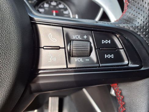 Used 2023 Alfa Romeo Stelvio Estrema AWD/4WD image 23